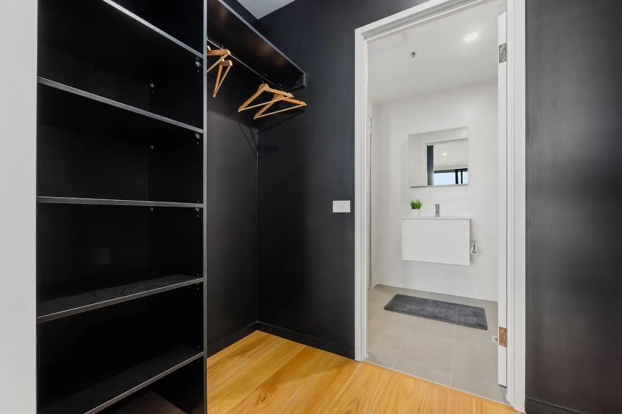 Spacious & Open 2 Bd 2Bth Unit In Canberra City Australia