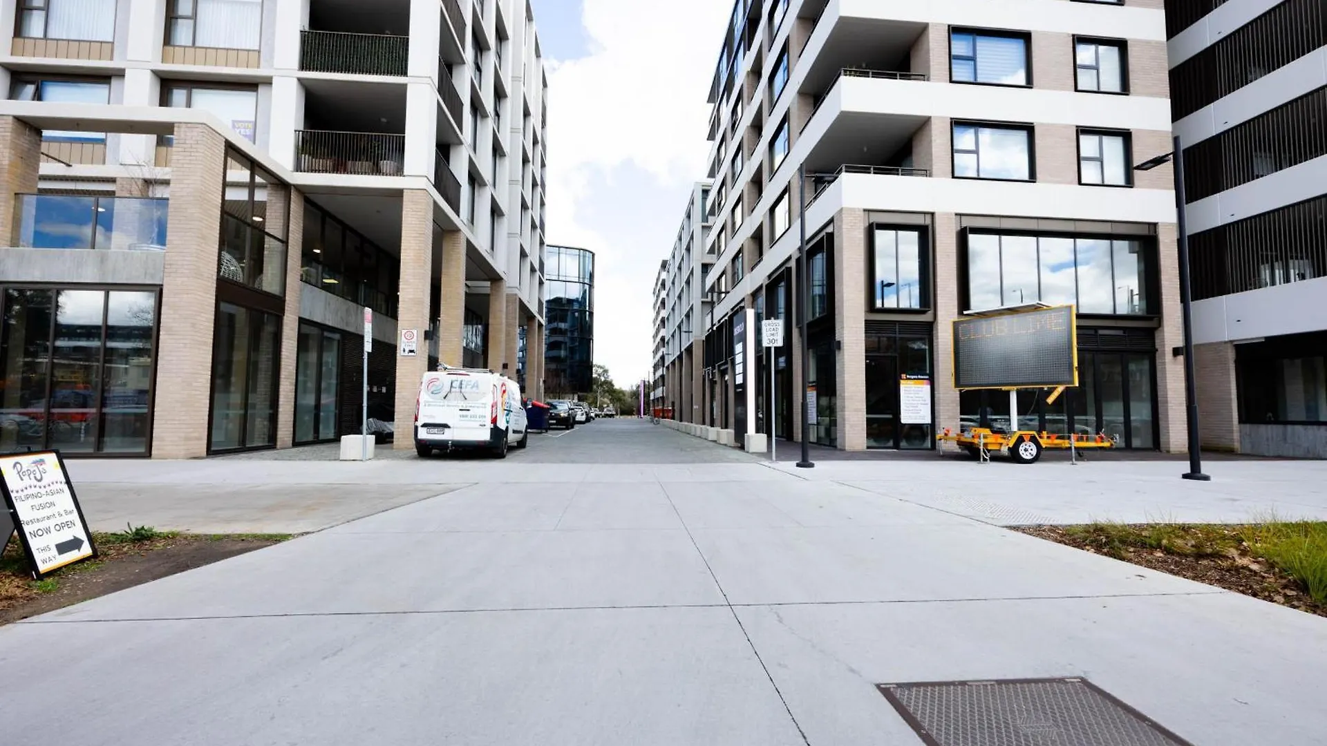 Spacious & Open 2 Bd 2Bth Unit In Canberra City Australia